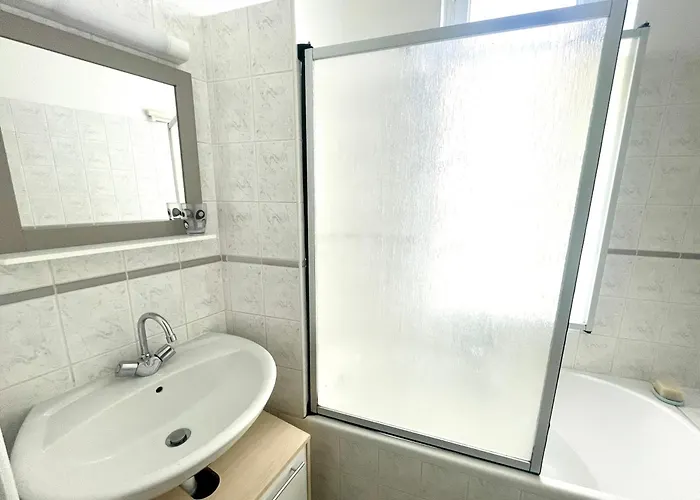 度假居 Maison T3 Proche Plage, Commerces Et Gare, Terrasse, Equipee, Quartier Arago, - Fr-1-92-701 莱萨布勒-多洛讷