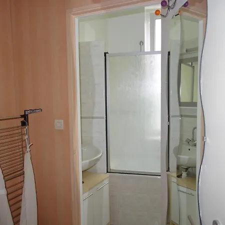 Maison T3 Proche Plage, Commerces Et Gare, Terrasse, Equipee, Quartier Arago, - Fr-1-92-701 بيت للعطل